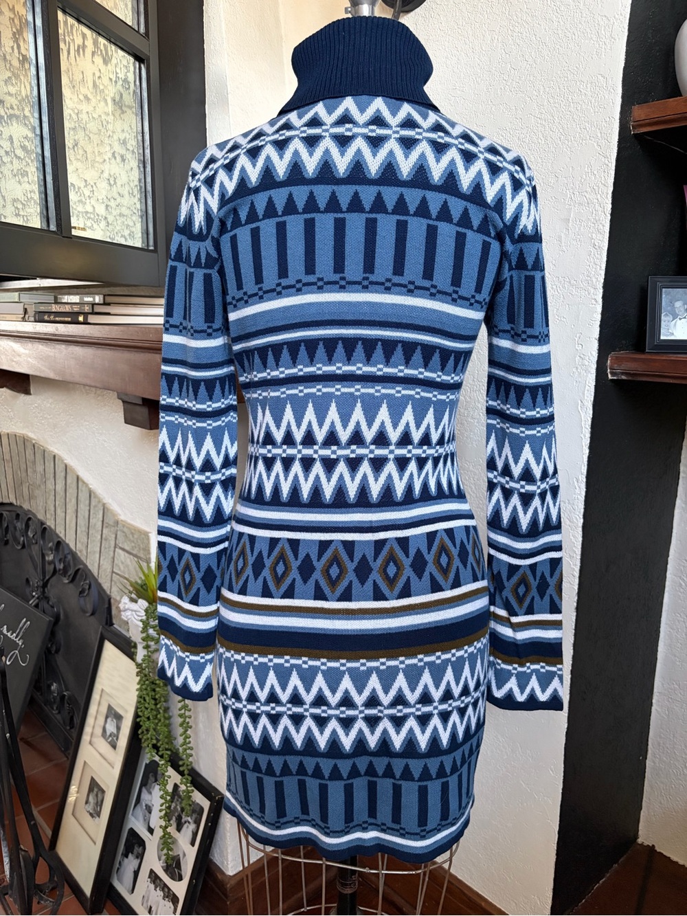 Romeo + Juliet Couture Sweater Dress Blue Geometric Fair Isle Turtleneck M - Picture 7 of 7